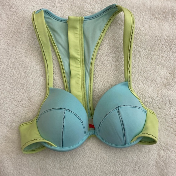 Victoria Secret Push-Up Bra. Back Zipper - Picture 1 of 4